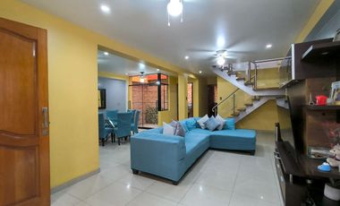 Venta De Moderna Casa Con 5 Habitaciones