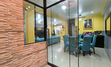 Venta De Moderna Casa Con 5 Habitaciones