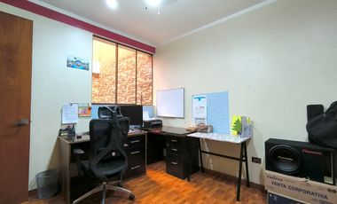 Venta De Moderna Casa Con 5 Habitaciones