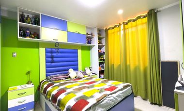 Venta De Moderna Casa Con 5 Habitaciones