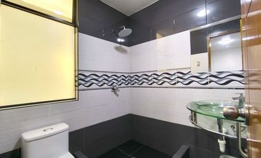 Venta De Moderna Casa Con 5 Habitaciones