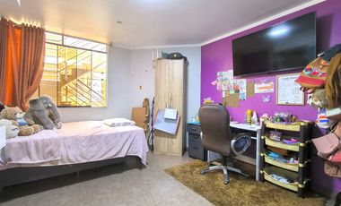 Venta De Moderna Casa Con 5 Habitaciones