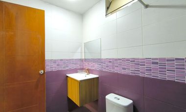 Venta De Moderna Casa Con 5 Habitaciones