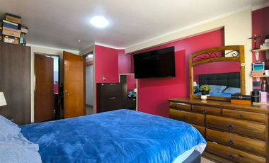 Venta De Moderna Casa Con 5 Habitaciones