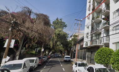 Departamento de 81 m², con 2 habitaciones y 2 baños completos.