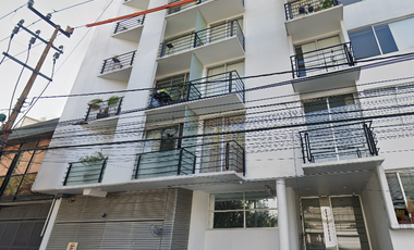 Departamento de 81 m², con 2 habitaciones y 2 baños completos.