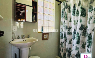 Finca ubicada en el Carmen de Viboral, terreno totalmente plano, excelente ubicación.