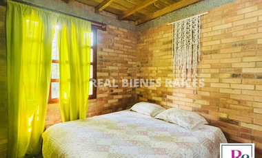 Finca ubicada en el Carmen de Viboral, terreno totalmente plano, excelente ubicación.