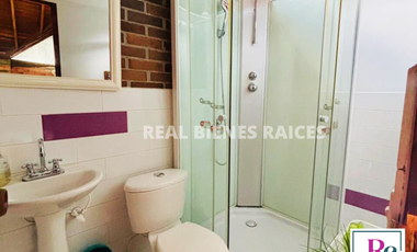 Finca ubicada en el Carmen de Viboral, terreno totalmente plano, excelente ubicación.