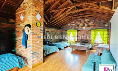 Finca ubicada en el Carmen de Viboral, terreno totalmente plano, excelente ubicación.