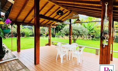 Finca ubicada en el Carmen de Viboral, terreno totalmente plano, excelente ubicación.