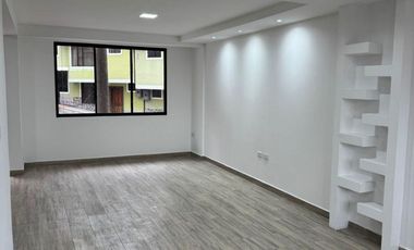 CASA EN VENTA SECTOR EL TREBOL, QUITO
