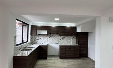 CASA EN VENTA SECTOR EL TREBOL, QUITO