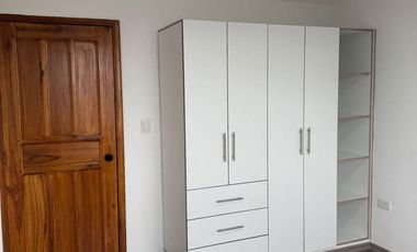 CASA EN VENTA SECTOR EL TREBOL, QUITO