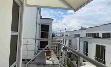 SE VENDE HERMOSA CASA EN FUSAGASUGA BAJANDO POR EL INDIO EXCELENTE UBICACIÓN.