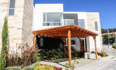 CASA EN RENTA DENTRO DE CONJUNTO EN CUMBAYA