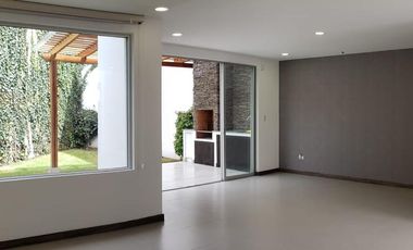 CASA EN RENTA DENTRO DE CONJUNTO EN CUMBAYA