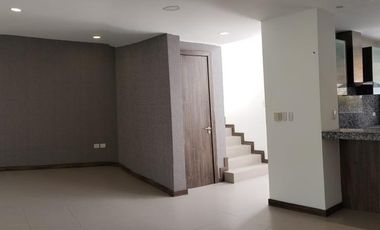 CASA EN RENTA DENTRO DE CONJUNTO EN CUMBAYA