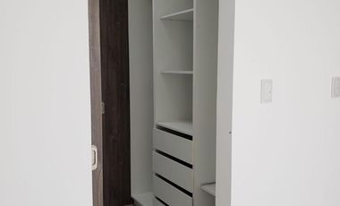 CASA EN RENTA DENTRO DE CONJUNTO EN CUMBAYA