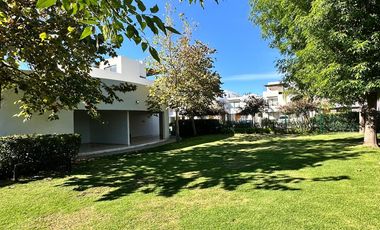 CASA EN RENTA EN SANTA FE JURIQUILLA QUERETARO