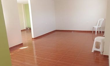 Casa de 3 pisos Mitad del Mundo Conjunto Edén del Magisterio