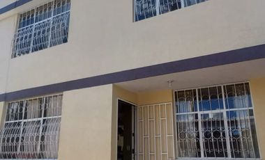 Casa de 3 pisos Mitad del Mundo Conjunto Edén del Magisterio