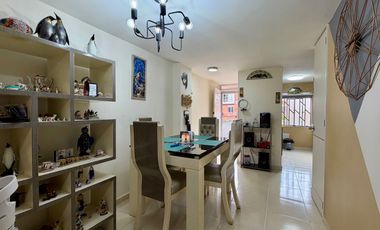 Extraordinaria casa en la Avenida Sur con 103 m2 y 3 alcobas. Av. de las Américas. Homecenter. Pereira - Colombia.