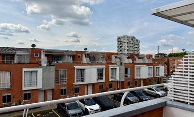 Extraordinaria casa en la Avenida Sur con 103 m2 y 3 alcobas. Av. de las Américas. Homecenter. Pereira - Colombia.