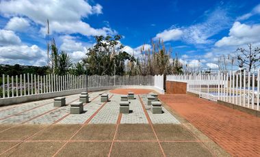 Extraordinaria casa en la Avenida Sur con 103 m2 y 3 alcobas. Av. de las Américas. Homecenter. Pereira - Colombia.