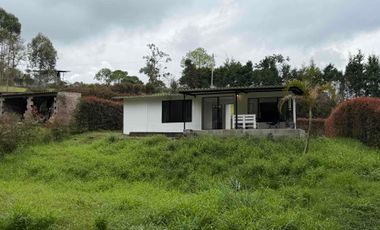 SE ARRIENDA APARTAESTUDIO CAMPESTRE EN SECTOR BALSORA VÍA ARMENIA.