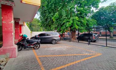 Rumah usaha Pusat kota Jl Kapuas hadap selatan