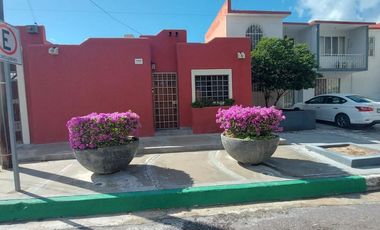 Casa en renta cerca del Centro y Malecon de La Paz, 2 recamaras amueblada