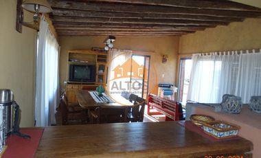 CASA IMPONENTE, AMUEBLADA, VISTA LAGO LOS MOLINOS -POTRERO DE GARAY-ESCRITURA