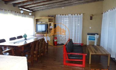 CASA IMPONENTE, AMUEBLADA, VISTA LAGO LOS MOLINOS -POTRERO DE GARAY-ESCRITURA