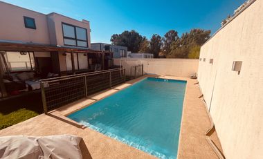 VENDO HERMOSA CASA. CONDOMINIO LOMAS DEL SOL 3 QUILPUÉ