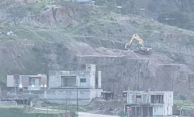 Terreno residencial bvld cuahuatemoc, santa paula