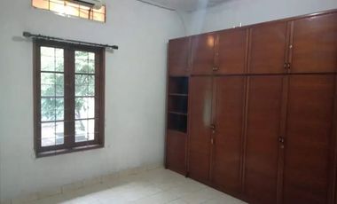 DISEWAKAN RUMAH FULL FURNISHED DI KOMPLEK SETRADAGO ANTAPANI KOTA BANDUNG
