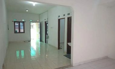 DISEWAKAN RUMAH FULL FURNISHED DI KOMPLEK SETRADAGO ANTAPANI KOTA BANDUNG