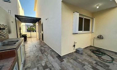 CASA EN RENTA PRIVANZAS TEZAL