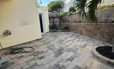 CASA EN RENTA PRIVANZAS TEZAL