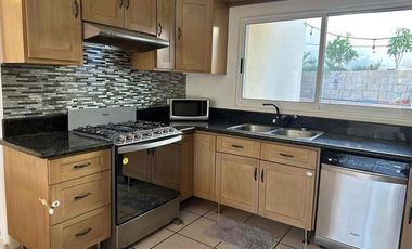 CASA EN RENTA PRIVANZAS TEZAL