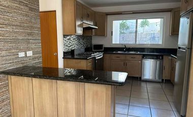 CASA EN RENTA PRIVANZAS TEZAL