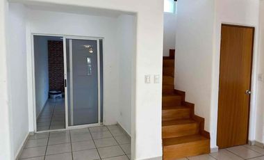 CASA EN RENTA PRIVANZAS TEZAL