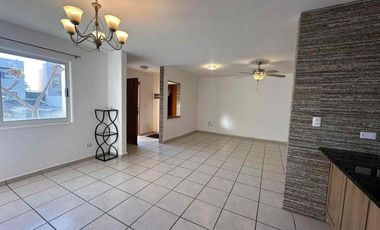 CASA EN RENTA PRIVANZAS TEZAL