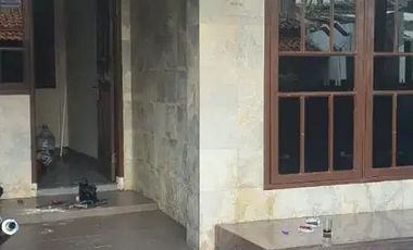 DIJUAL CEPAT RUMAH TERAWAT DI ARCAMANIK UTAMA BAGIAN DEPAN HARGA NEGO SAMPAI JADI !!