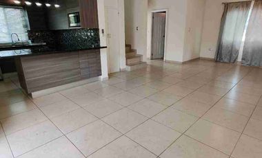 CASA RENTA AL NORTE CON ALBERCA, BELMONTE RESIDENCIAL