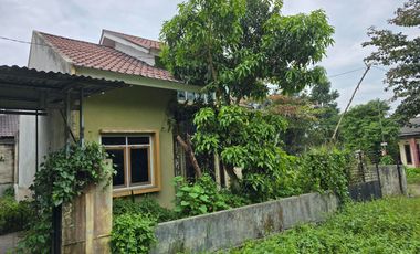 Dijual rumah lokasi strategis dalam komplek perumahan