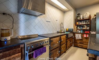 A beautiful cozy  large 3 Bedrooms  + 3 bathrooms for sale & Rent in Sukhumvit soi 24 only 600 meters walk from BTS Phromphong