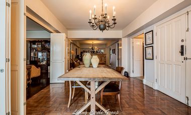 A beautiful cozy  large 3 Bedrooms  + 3 bathrooms for sale & Rent in Sukhumvit soi 24 only 600 meters walk from BTS Phromphong