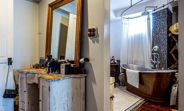 A beautiful cozy  large 3 Bedrooms  + 3 bathrooms for sale & Rent in Sukhumvit soi 24 only 600 meters walk from BTS Phromphong